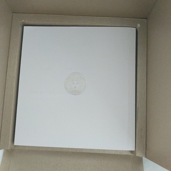 Versace watch box with Versace book bag inner box and outside box - Picture 4 of 7
